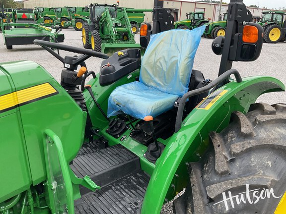 Photo of 2024 John Deere 5067E