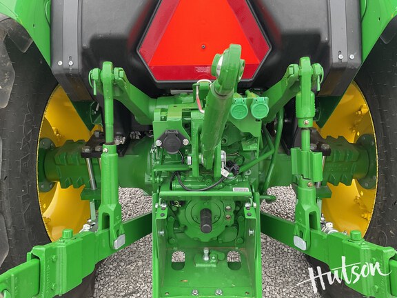 Photo of 2024 John Deere 5067E