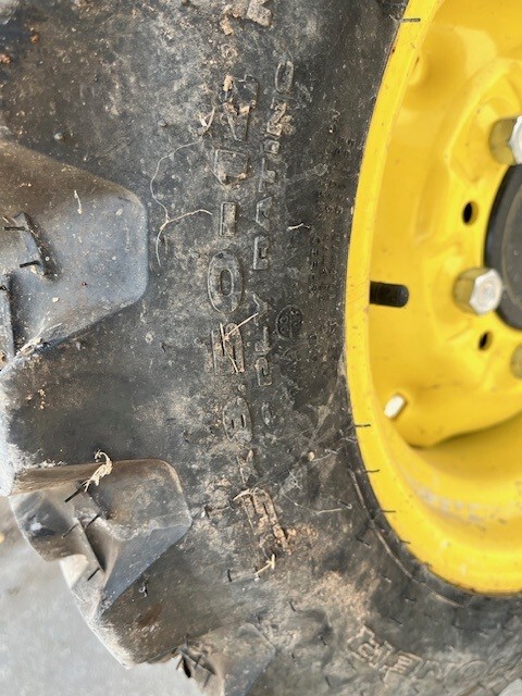 2022 John Deere 3038E Image 7