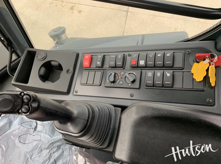 Photo of John Deere 344 P