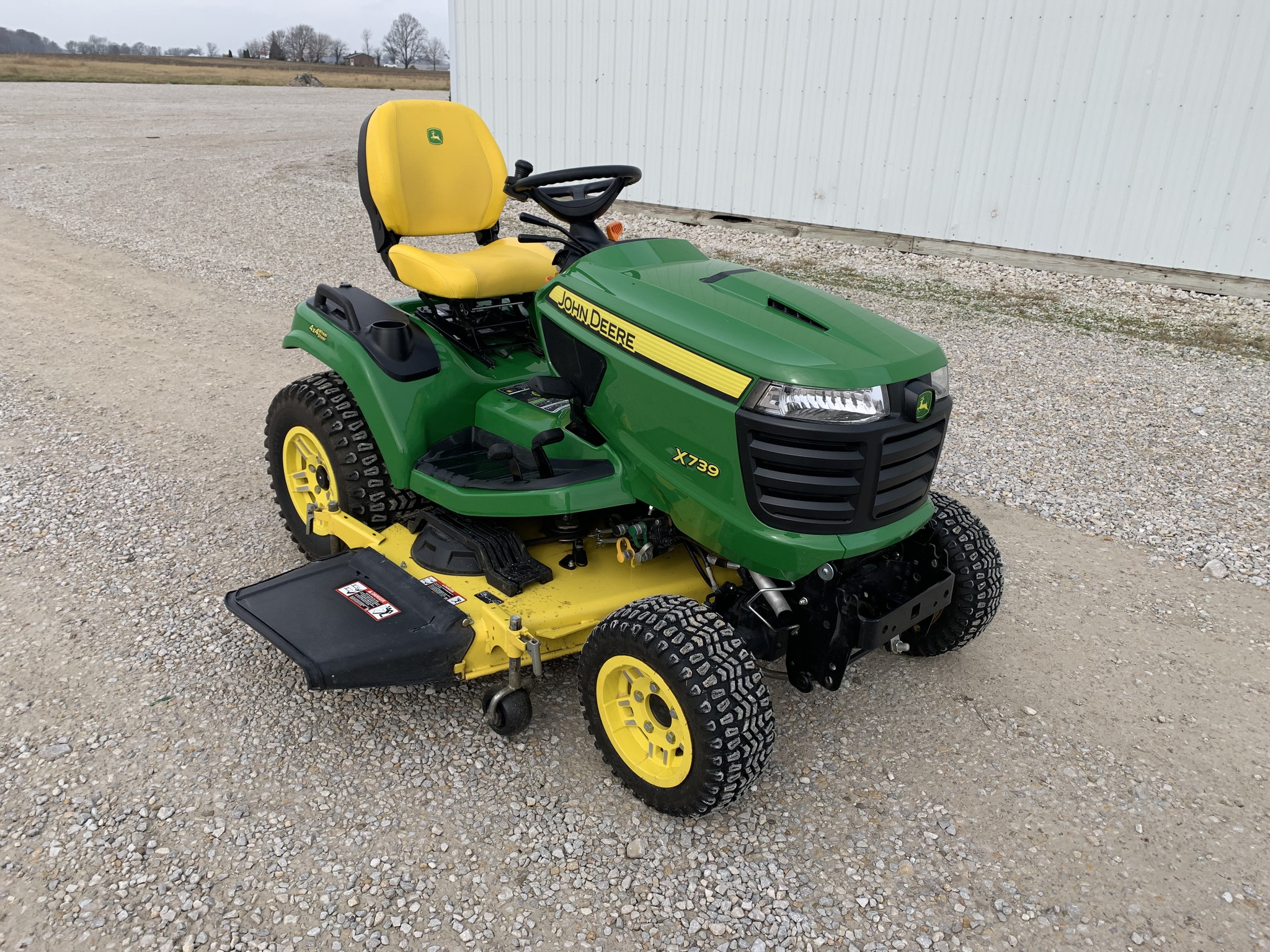 2022 John Deere X739
