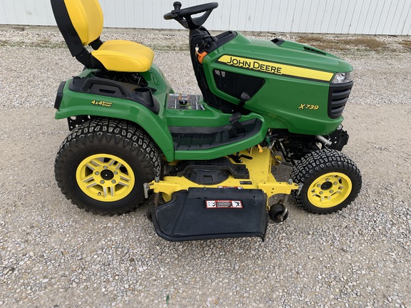 Photo of 2022 John Deere X739