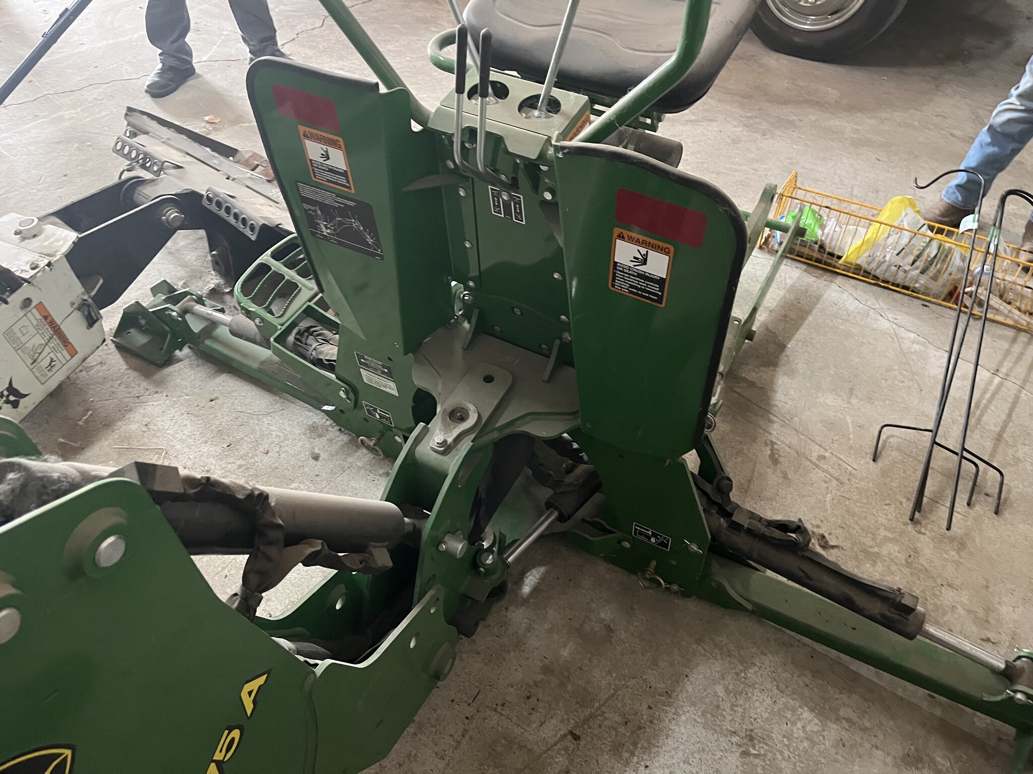 2022 John Deere 375A Backhoe (3R) Image 3