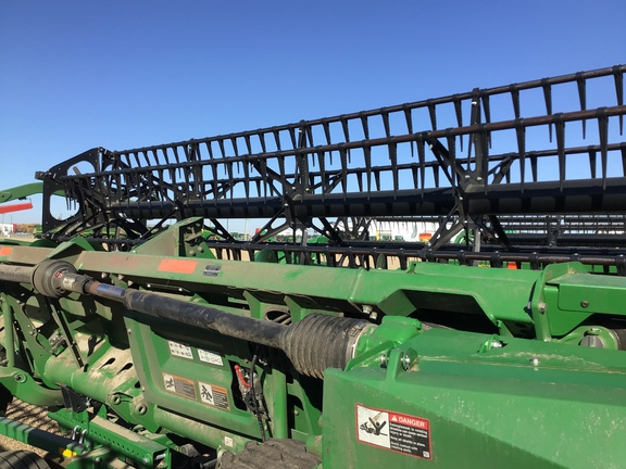 Used 2023 John Deere HD45R Combine Platforms at Horizon Ag & Turf in Lloydminster, AB - Photo11