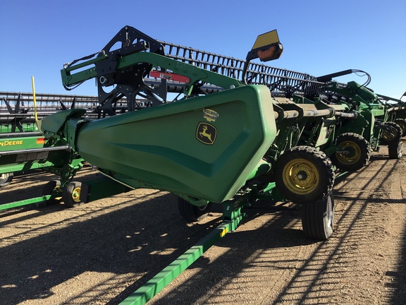 Used 2023 John Deere HD45R Combine Platforms at Horizon Ag & Turf in Lloydminster, AB - Photo12