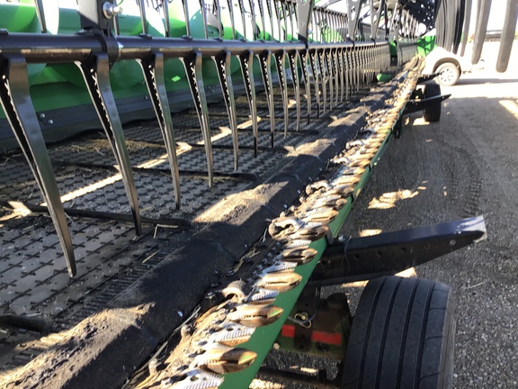 Used 2023 John Deere HD45R Combine Platforms at Horizon Ag & Turf in Lloydminster, AB - Photo15