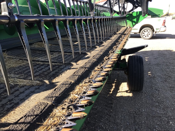 Used 2023 John Deere HD45R Combine Platforms at Horizon Ag & Turf in Lloydminster, AB - Photo18