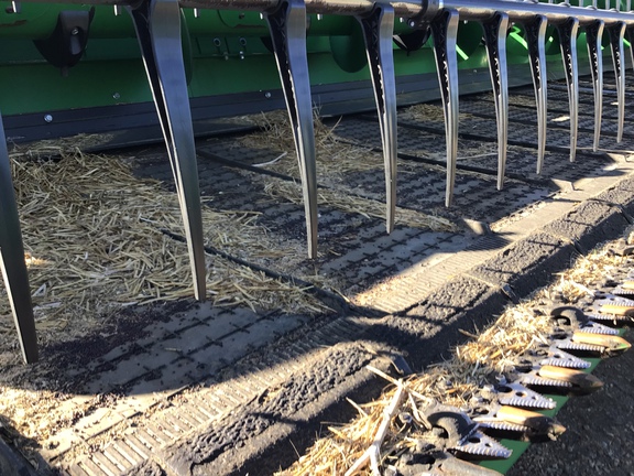 Used 2023 John Deere HD45R Combine Platforms at Horizon Ag & Turf in Lloydminster, AB - Photo34