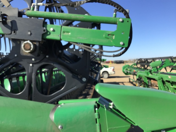 Used 2023 John Deere HD45R Combine Platforms at Horizon Ag & Turf in Lloydminster, AB - Photo40