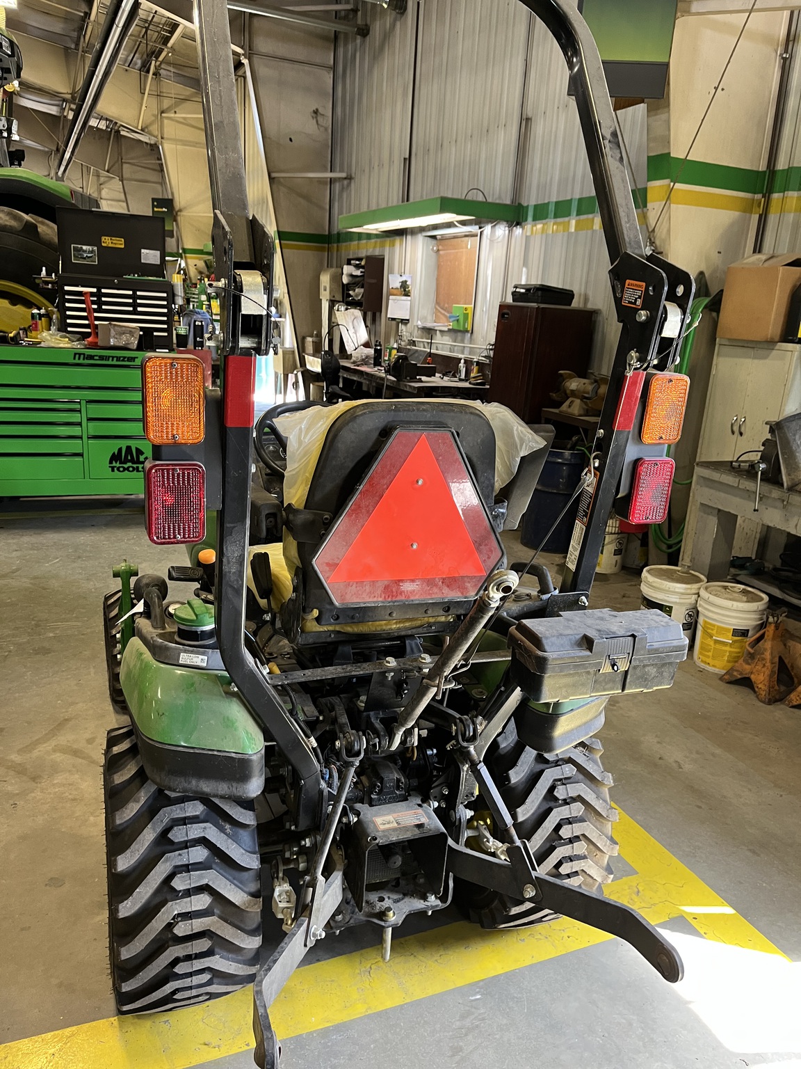 2019 John Deere 1025R Image 4