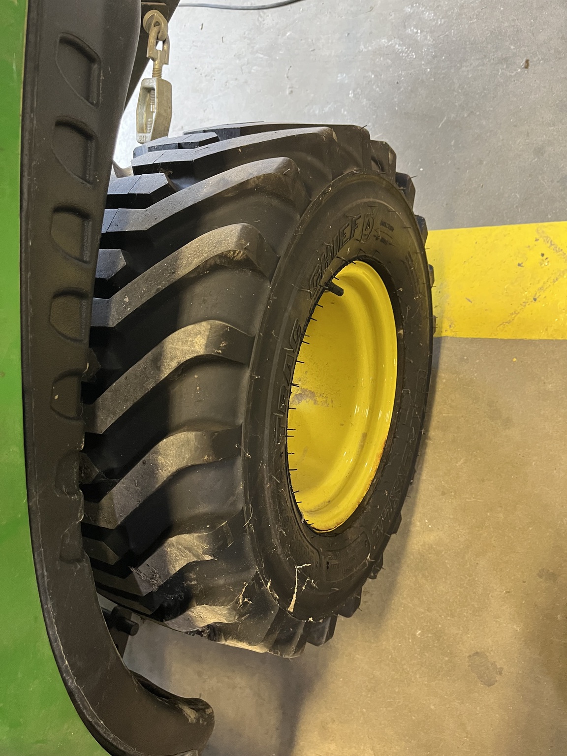 2019 John Deere 1025R Image 9