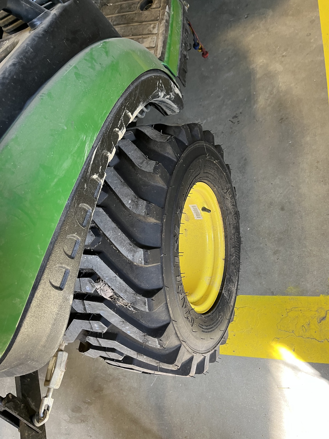 2019 John Deere 1025R Image 10