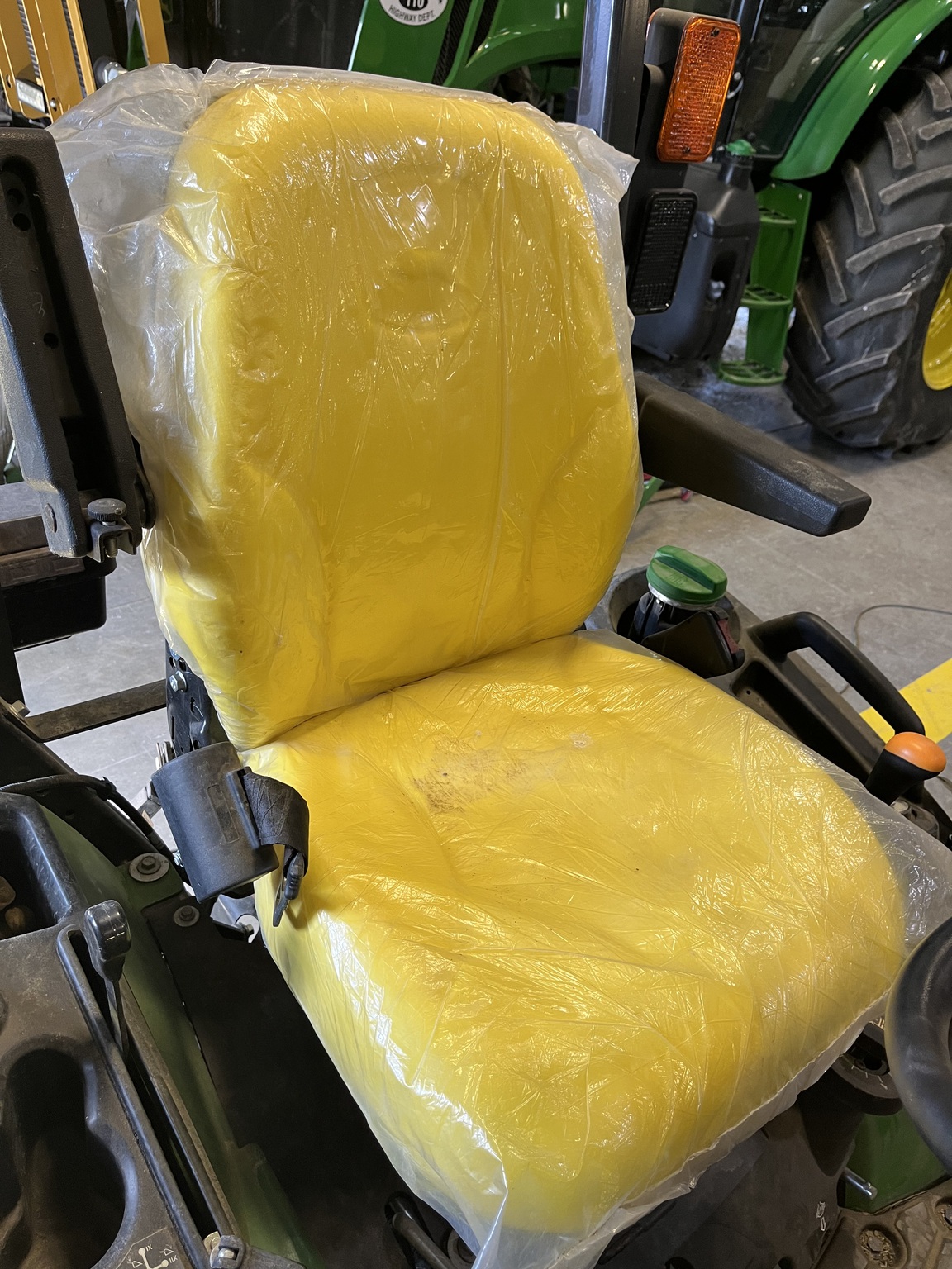2019 John Deere 1025R Image 14