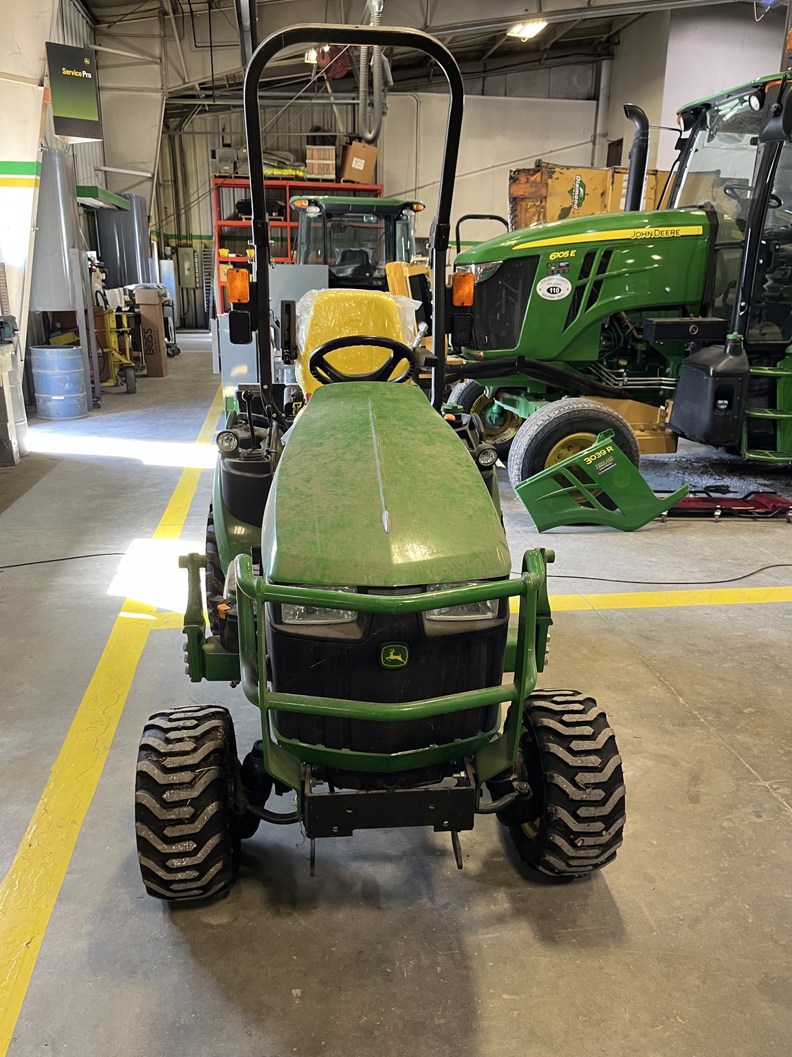 2019 John Deere 1025R Image 1