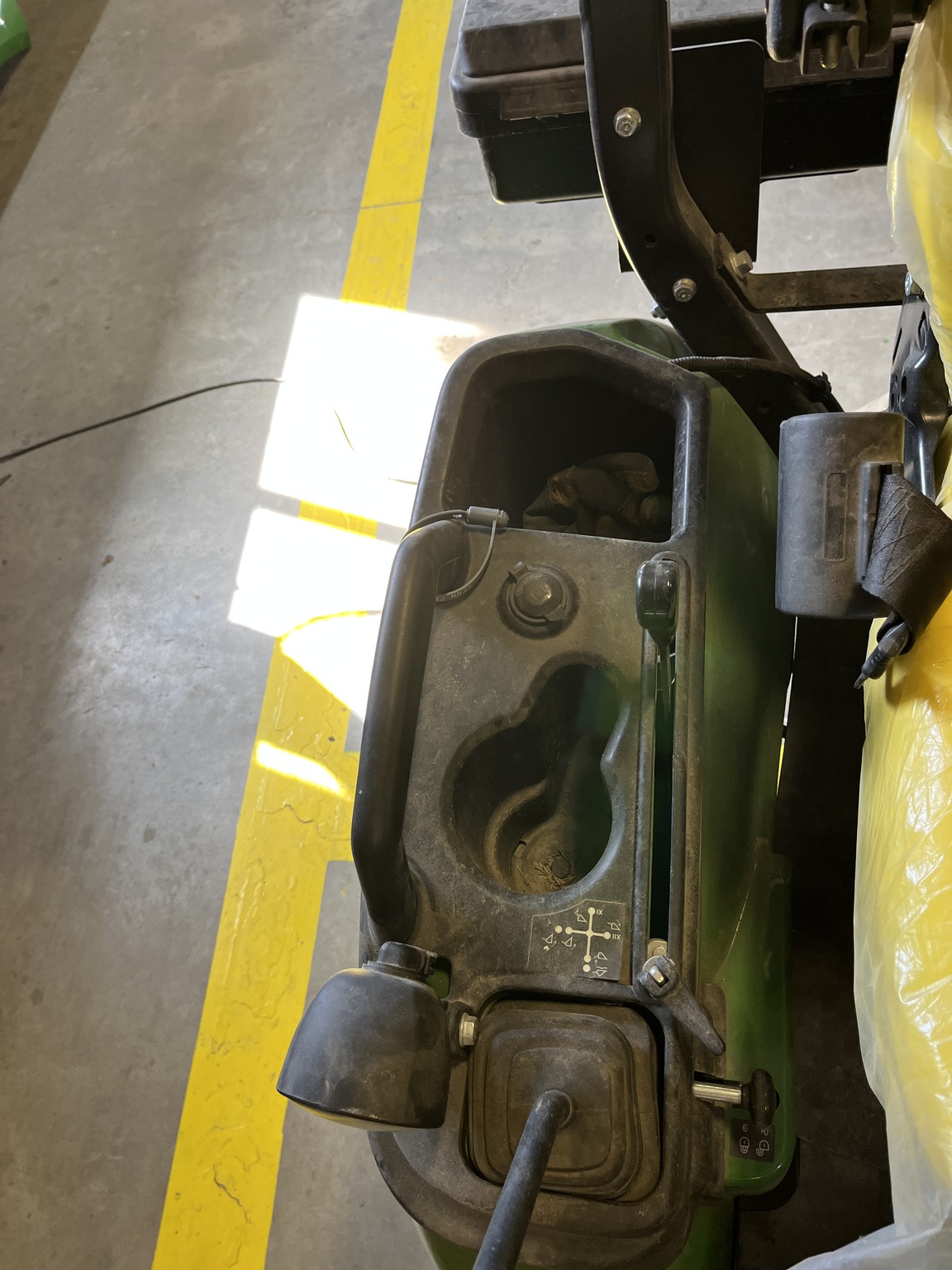 2019 John Deere 1025R Image 16