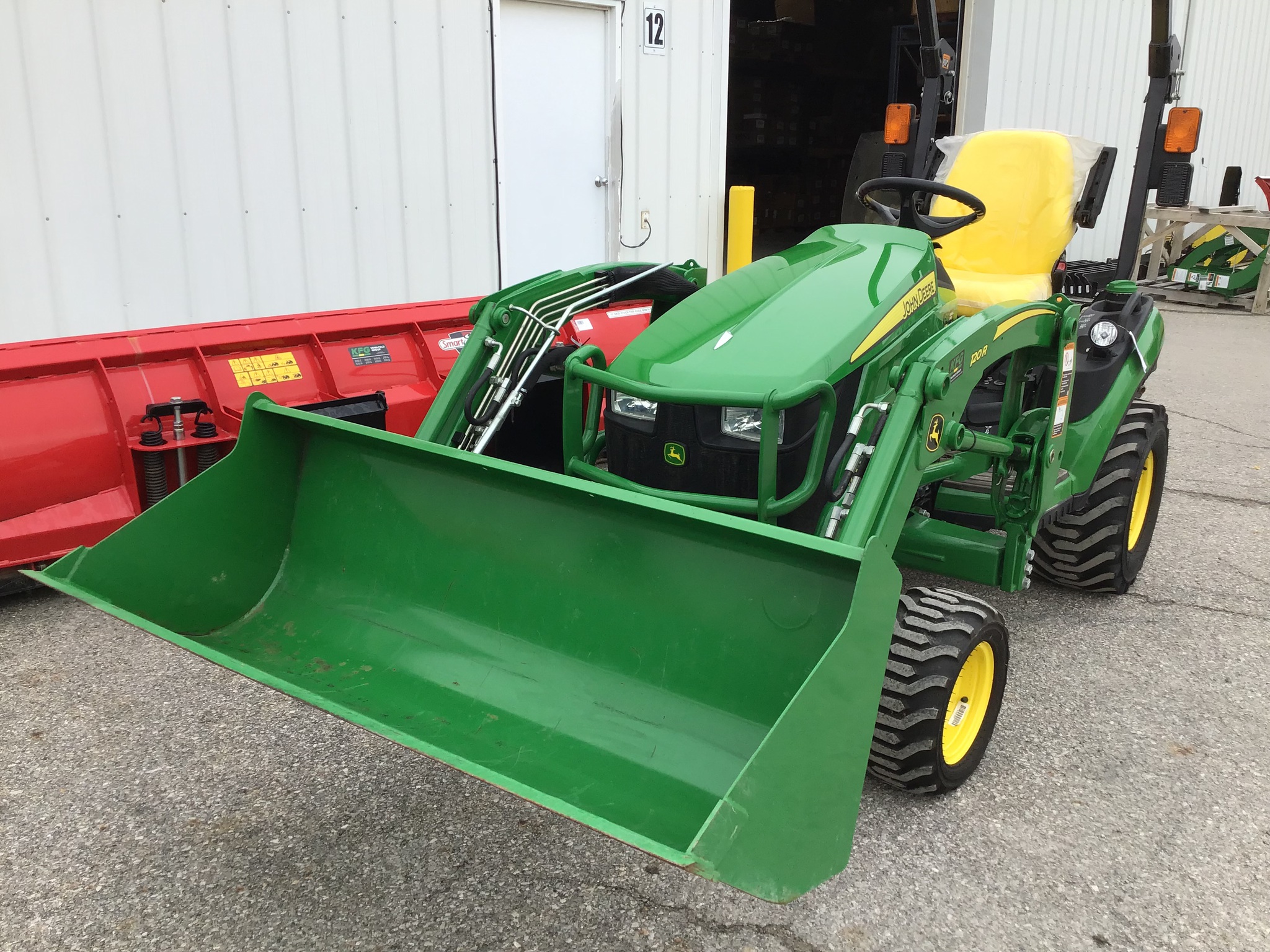 2019 John Deere 1025R Image 1