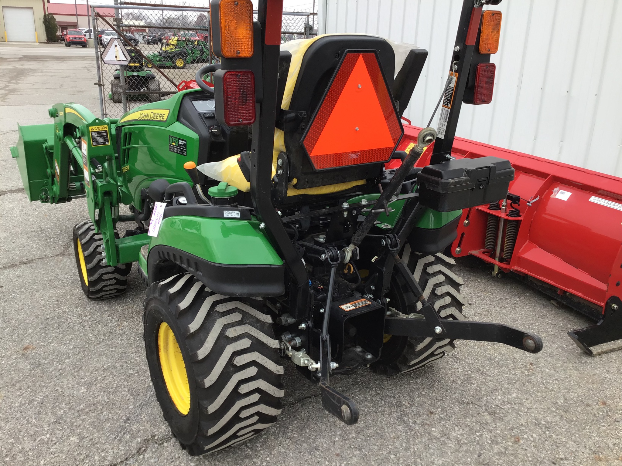 2019 John Deere 1025R Image 5