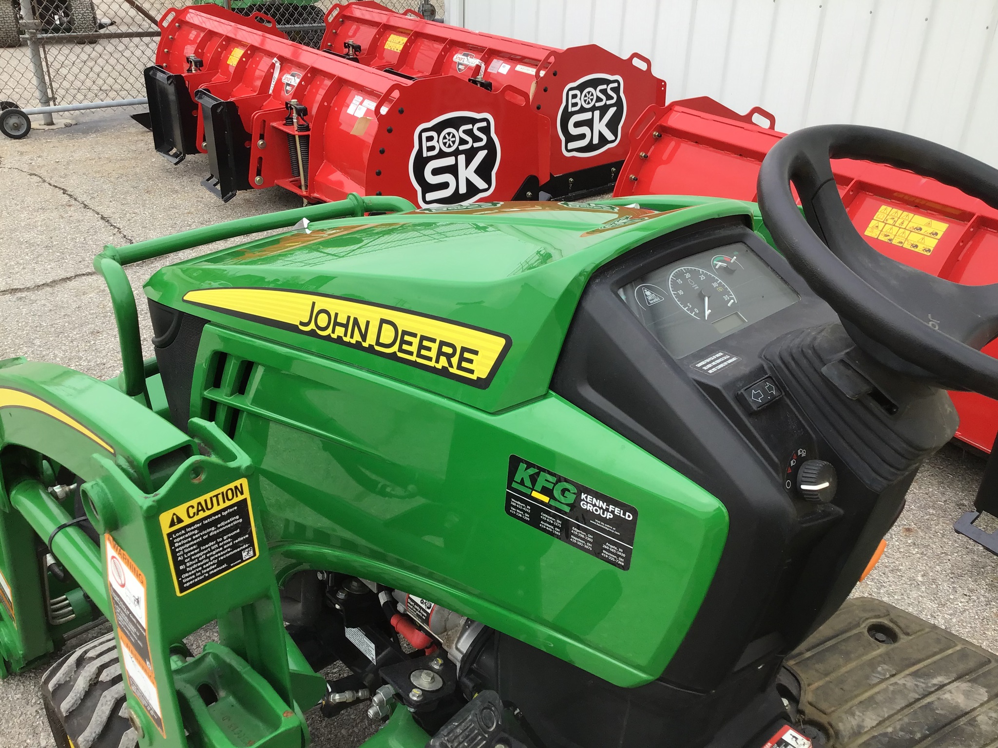 2019 John Deere 1025R Image 10