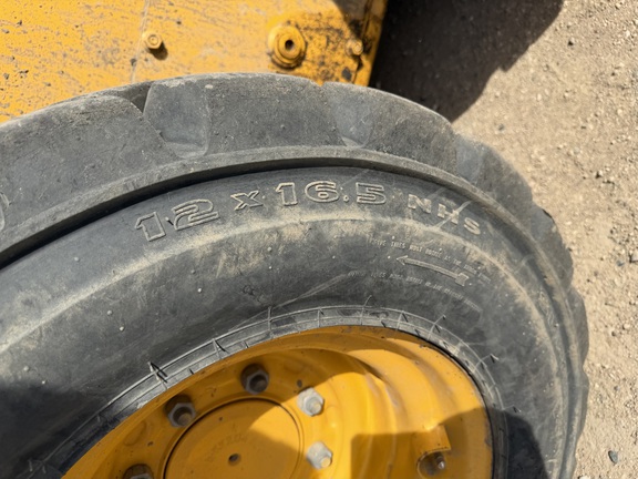 2024 John Deere 320G - Photo9