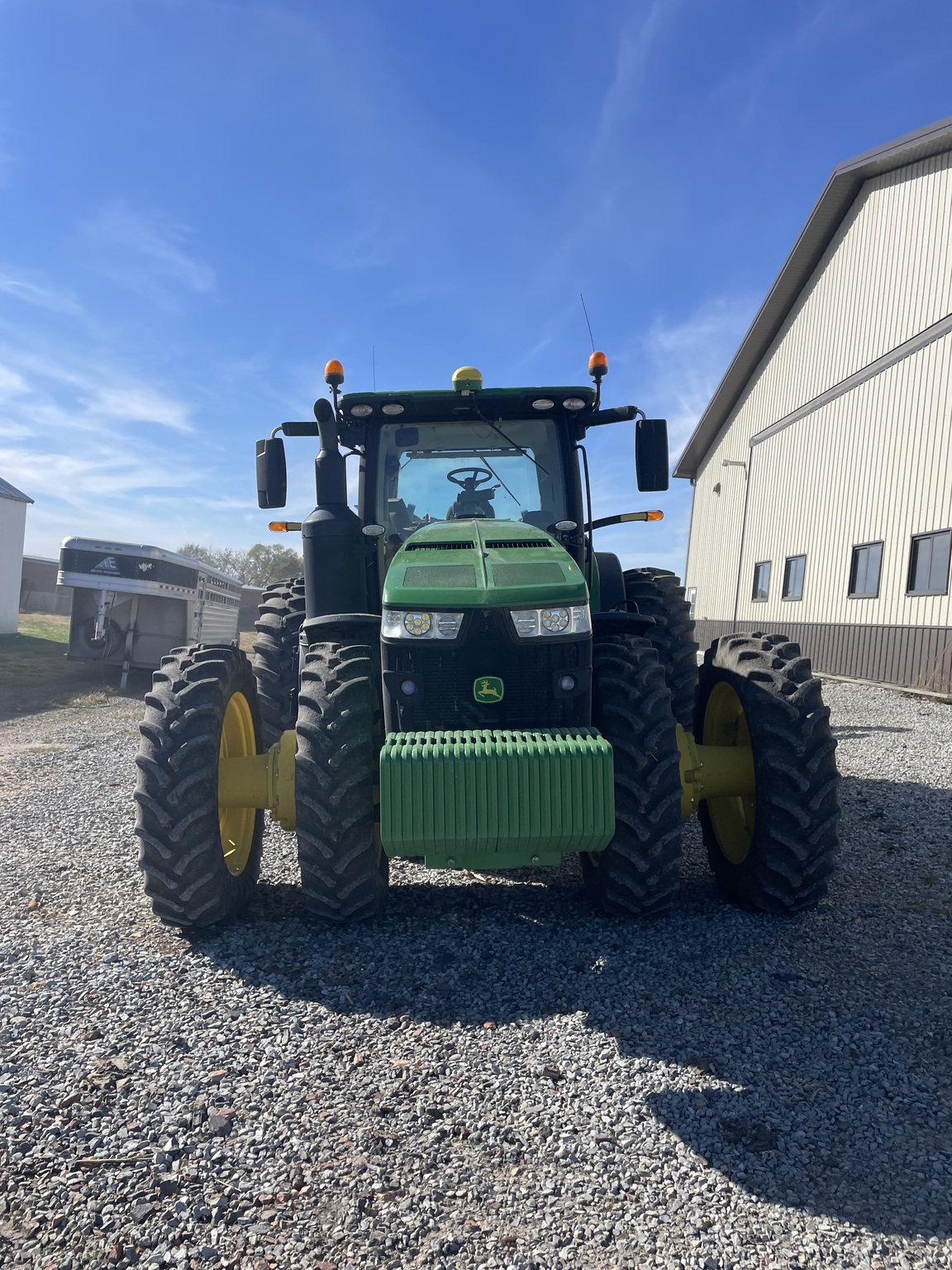 2020 John Deere 8370R Image 3