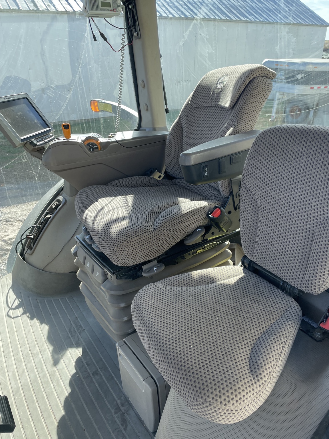 2020 John Deere 8370R Image 21