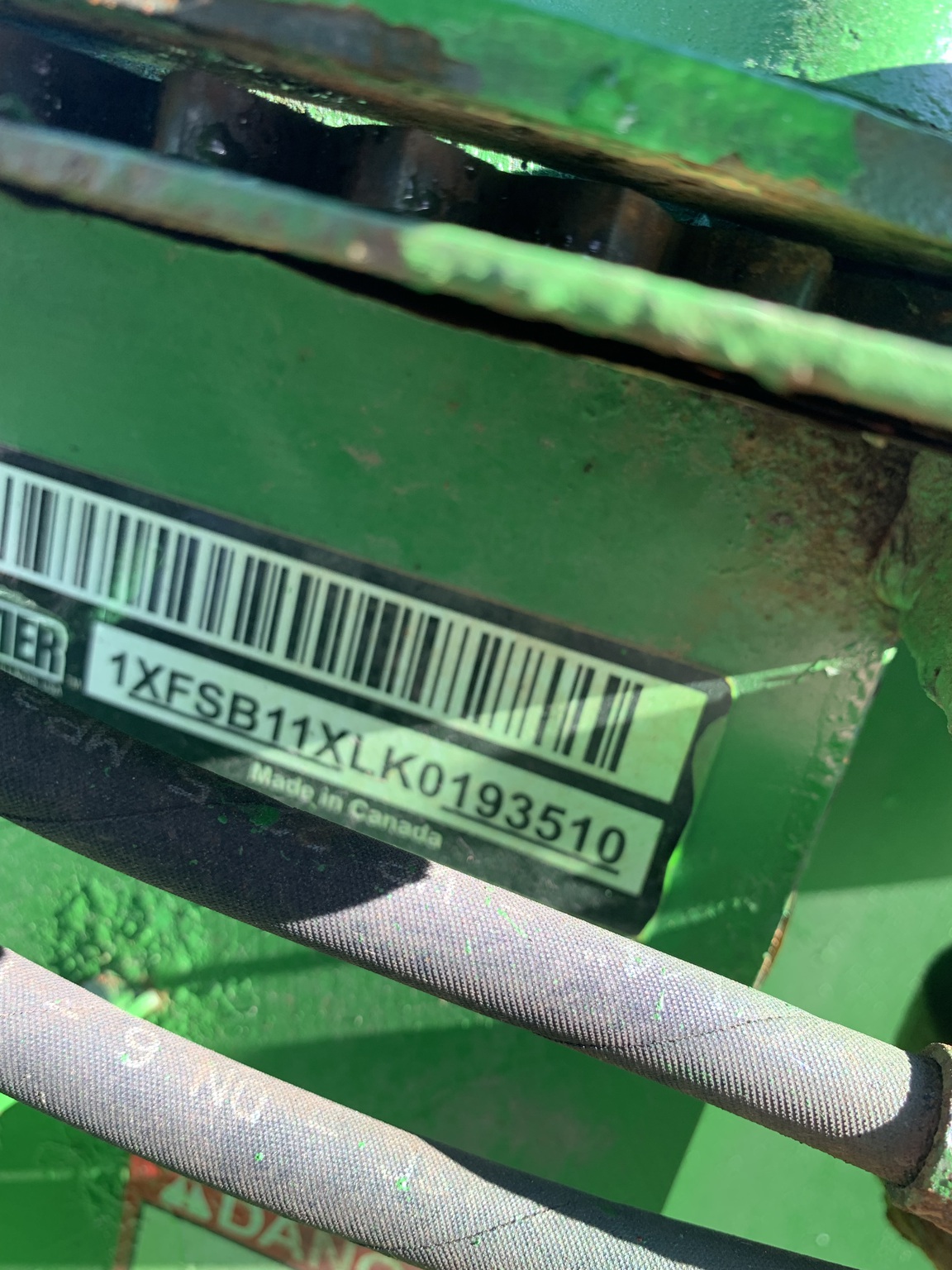 2019 John Deere 3046R Image 4