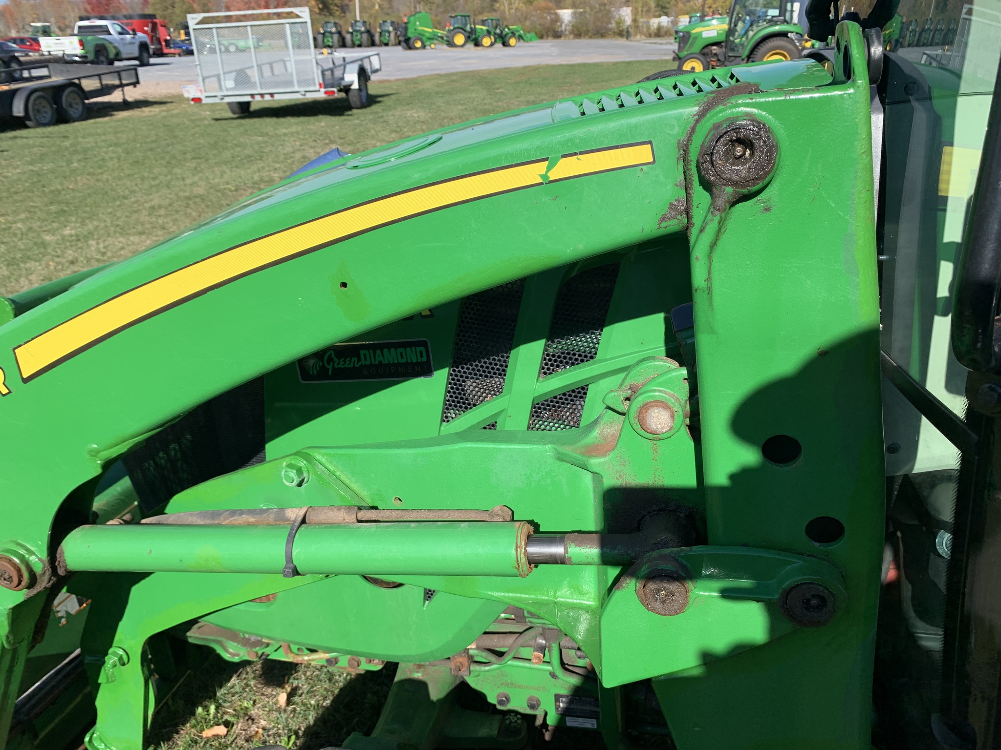 2019 John Deere 3046R Image 20