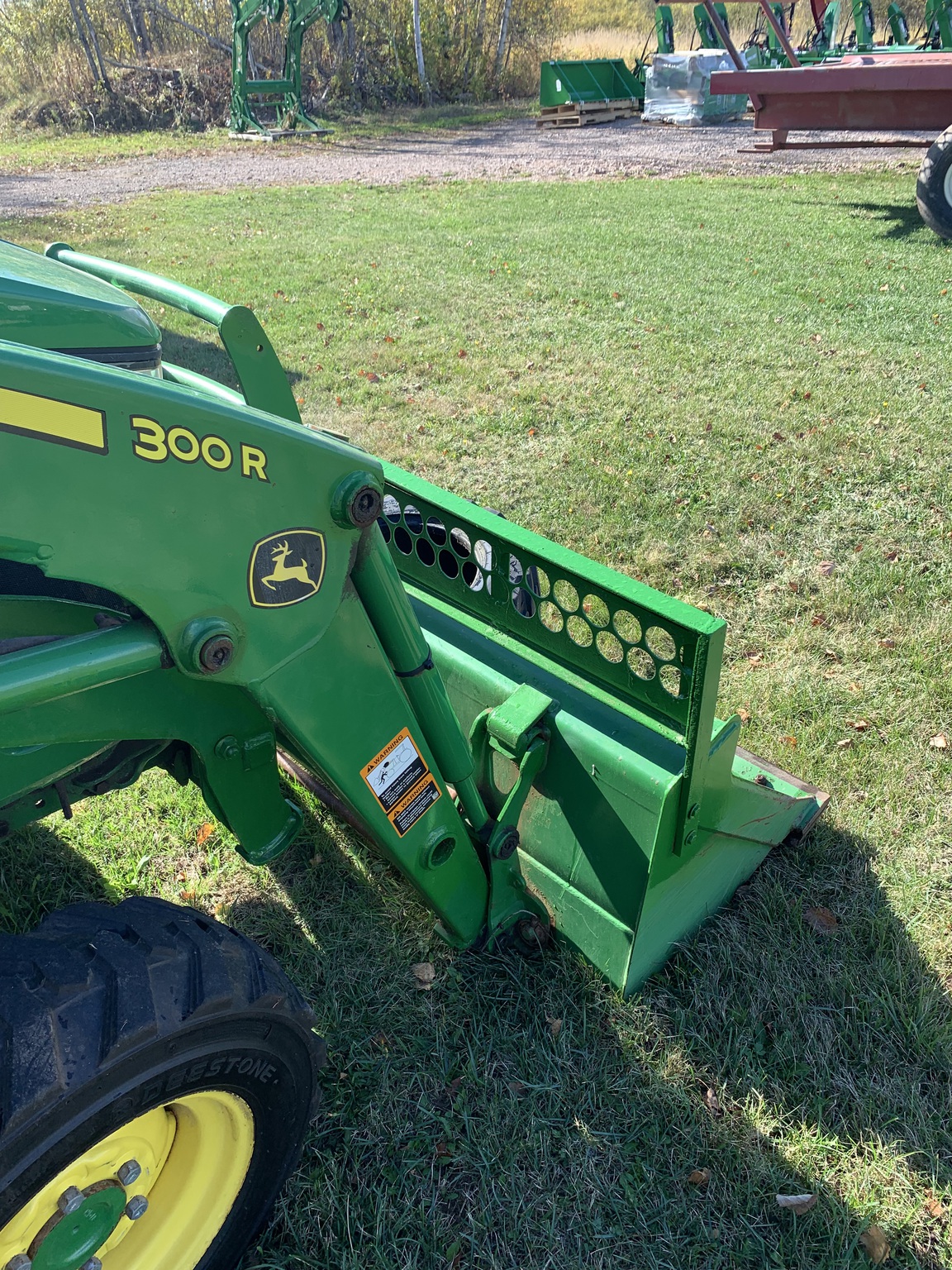 2019 John Deere 3046R Image 22