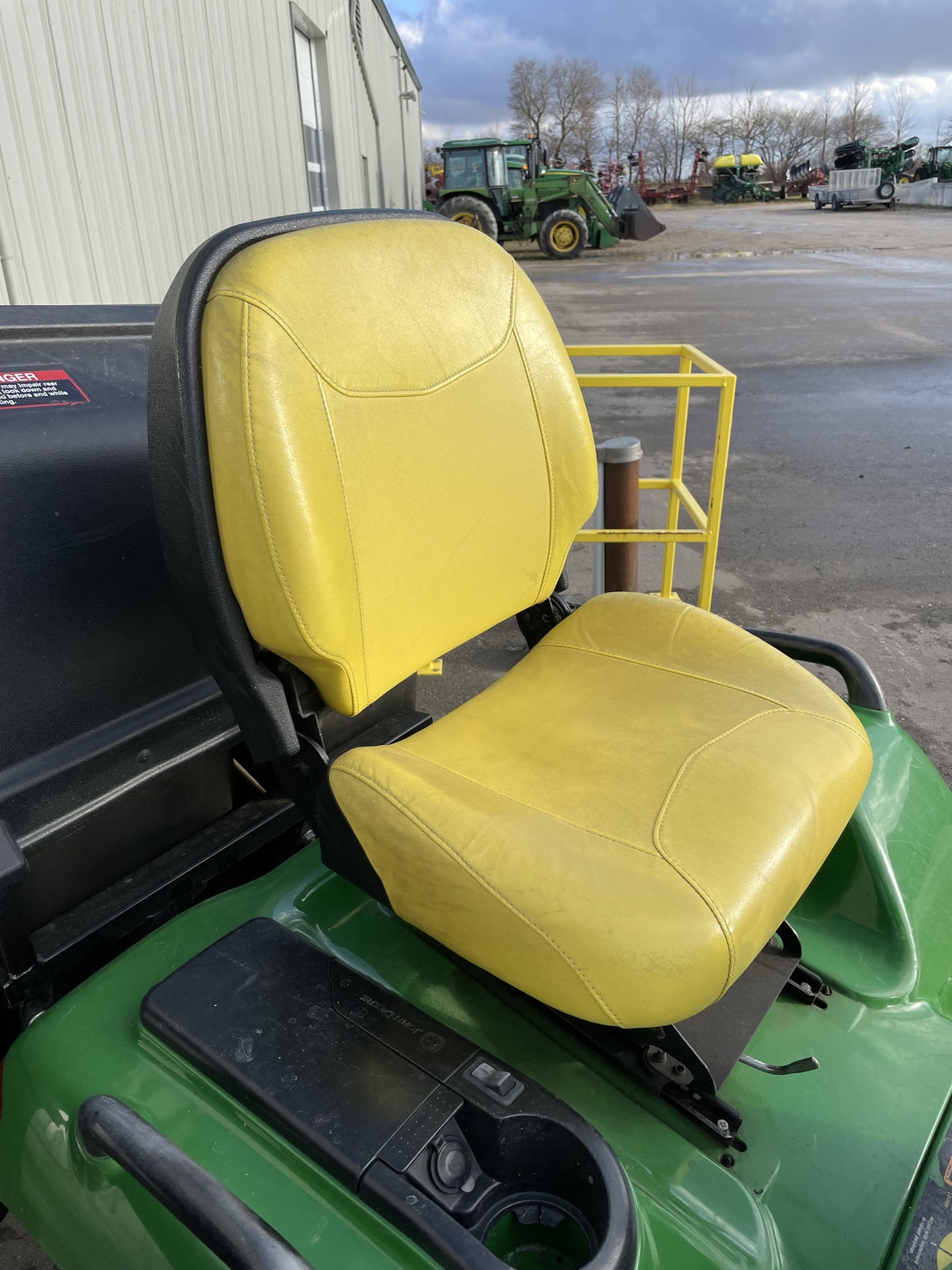 2011 John Deere X720 Image 5