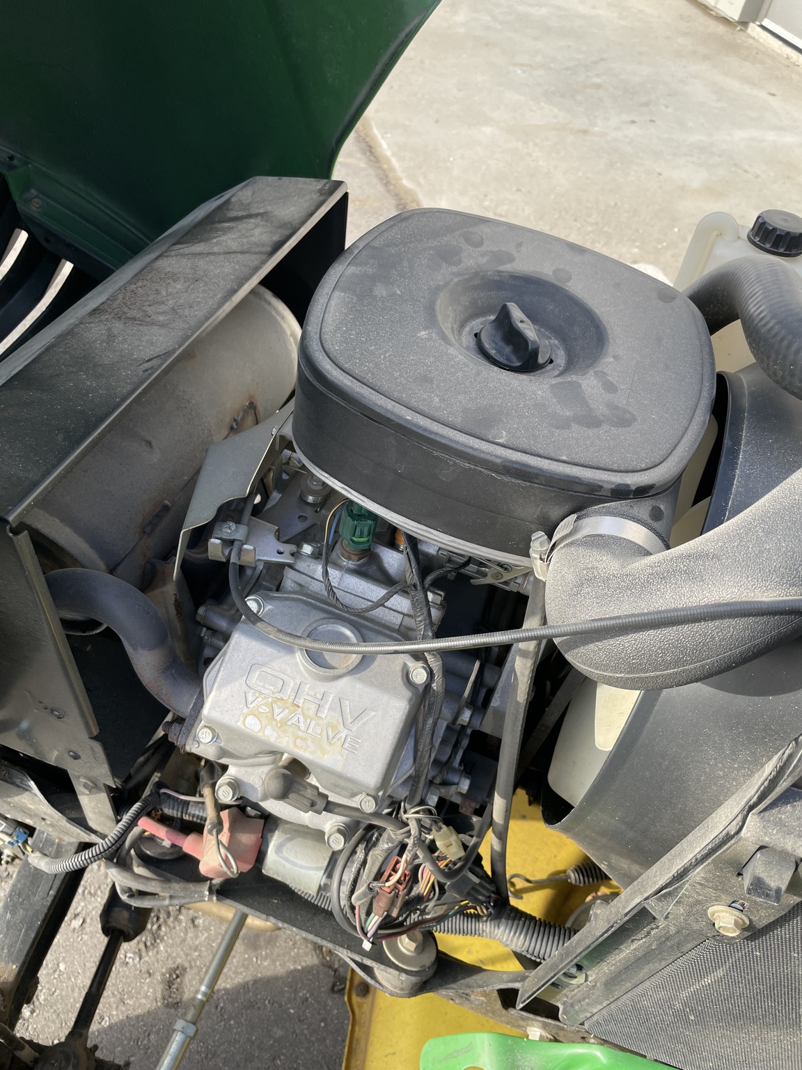 2011 John Deere X720 Image 7