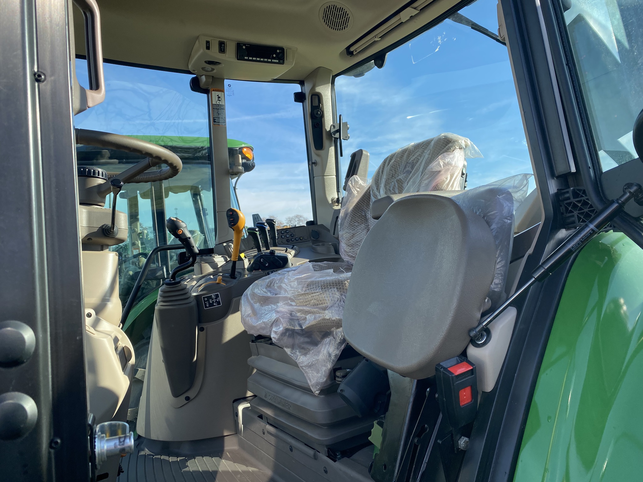 2025 John Deere 6130M Image 8