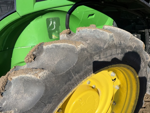 2025 John Deere 7R 230 - Photo11