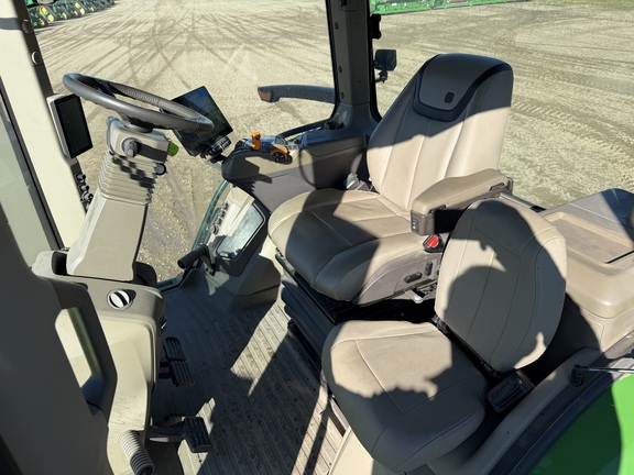 2025 John Deere 7R 230 - Photo26