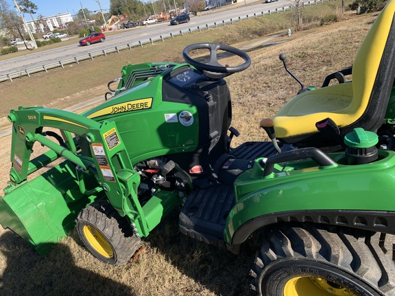 2024 John Deere 1023E Photo 2