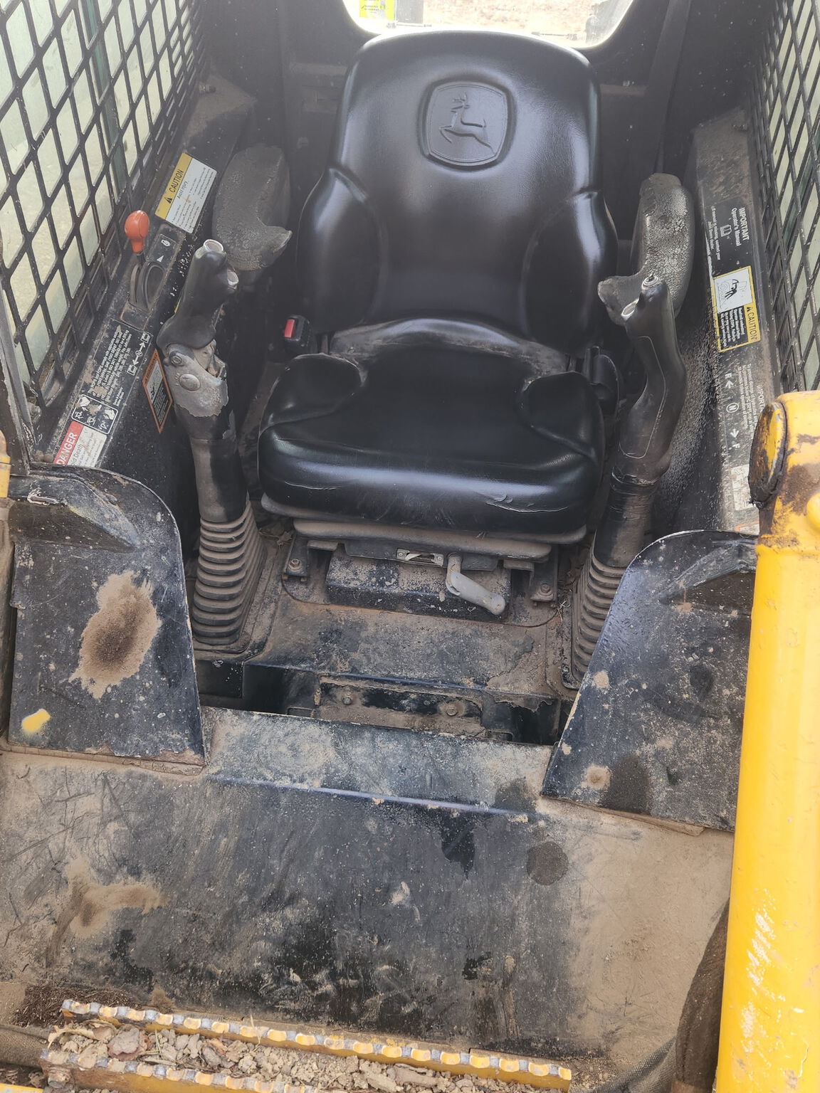 2003 John Deere 240-II Image 2