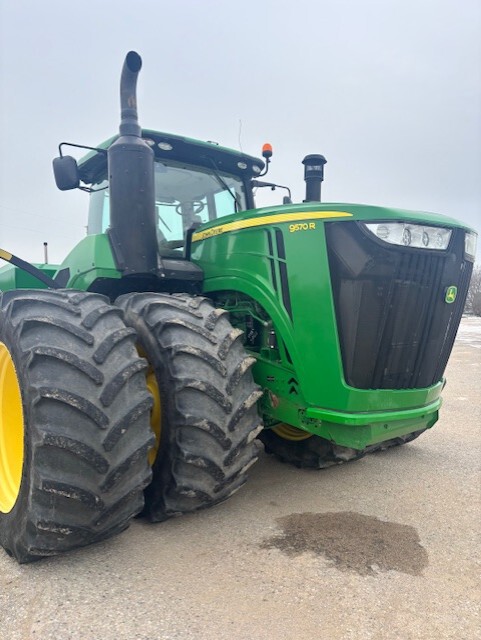 2016 John Deere 9570R Image 2