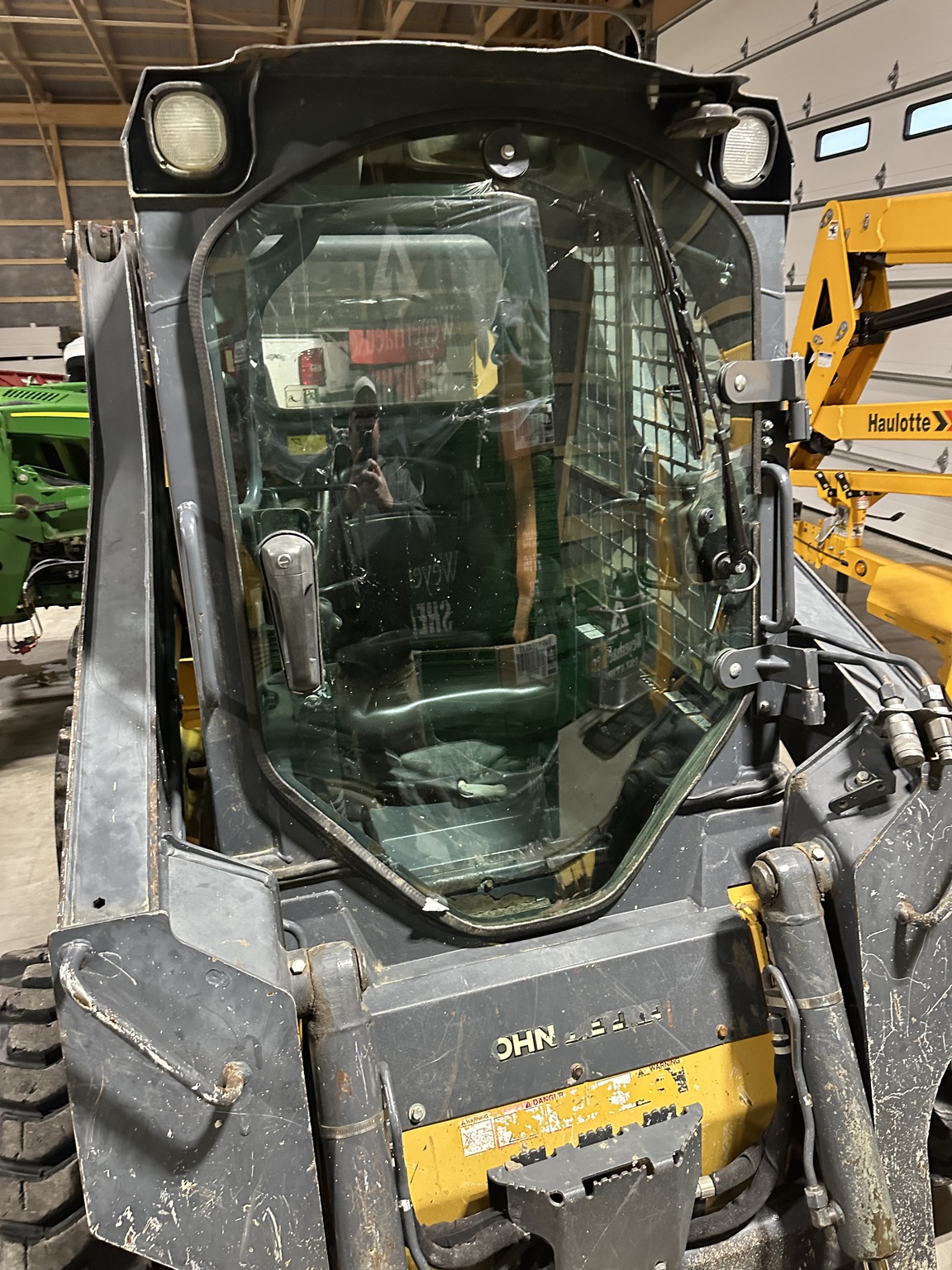 2016 John Deere 318G Image 7