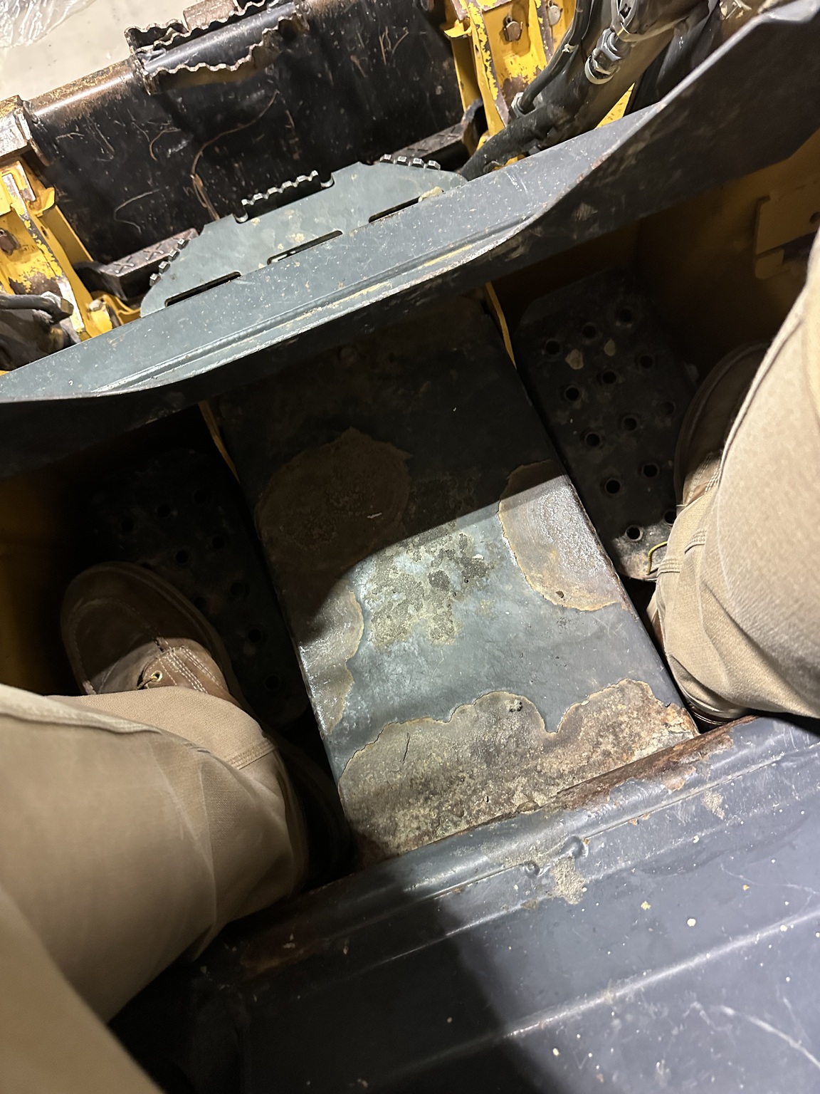 2016 John Deere 318G Image 12