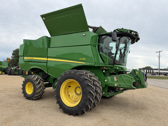  John Deere S770