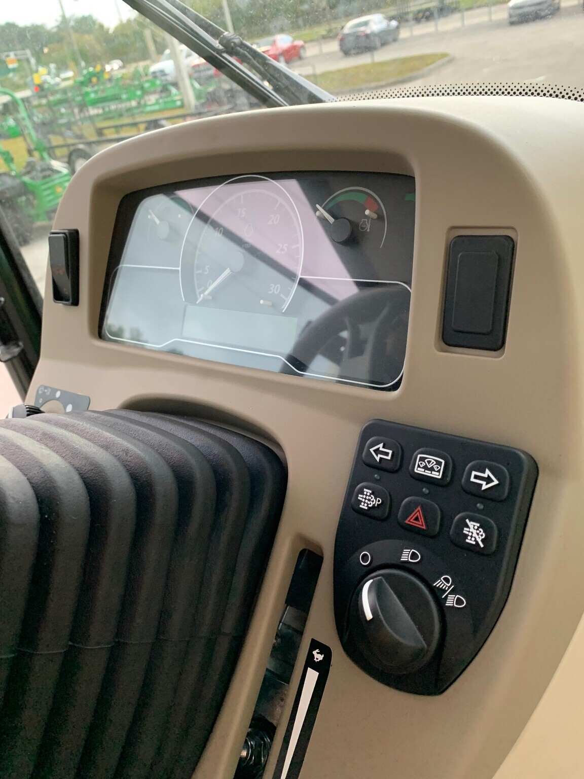 2025 John Deere 4066R Image 5