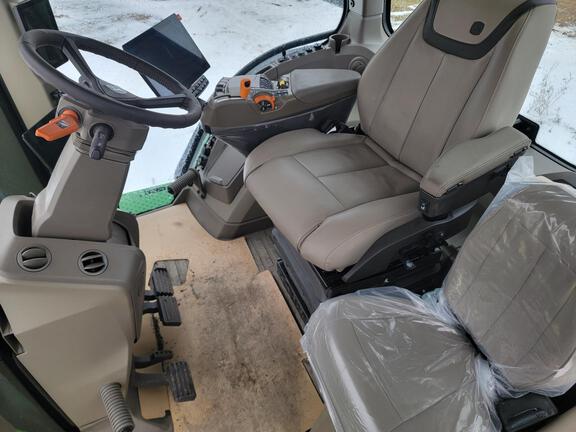 2025 John Deere 8R 370 - Photo14
