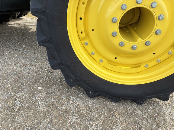 2025 John Deere 8R 370 - Photo14