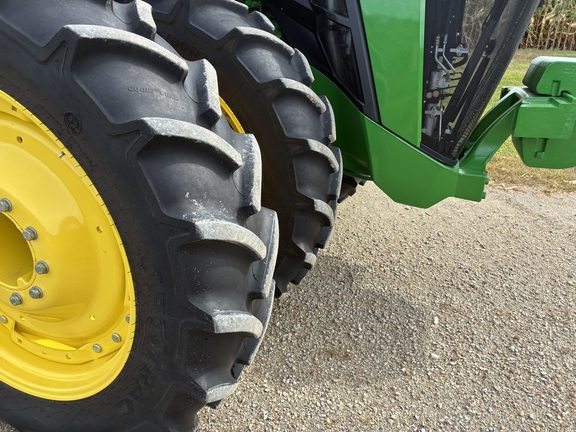 2025 John Deere 8R 370 - Photo15