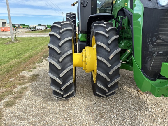2025 John Deere 8R 370 - Photo16