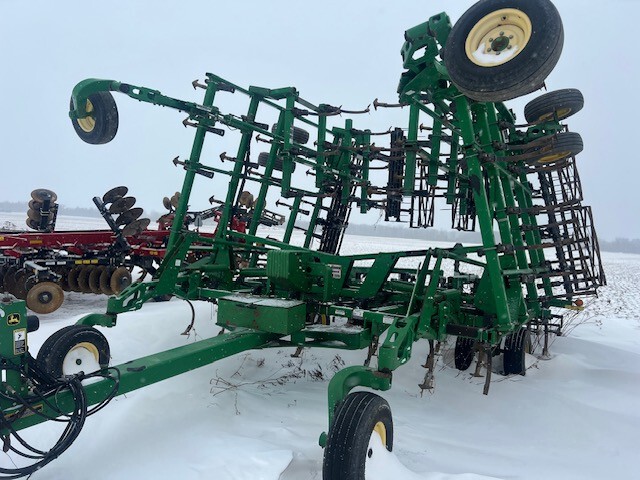 John Deere 2210 Image 1