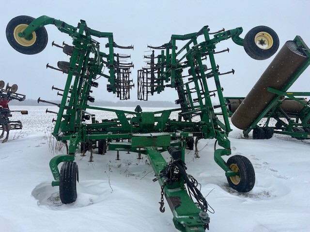 John Deere 2210 Image 6