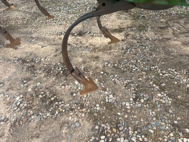 John Deere 2210 Image 9