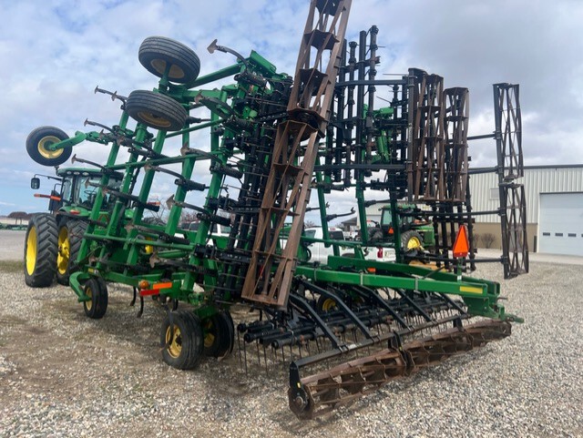 John Deere 2210 Image 5