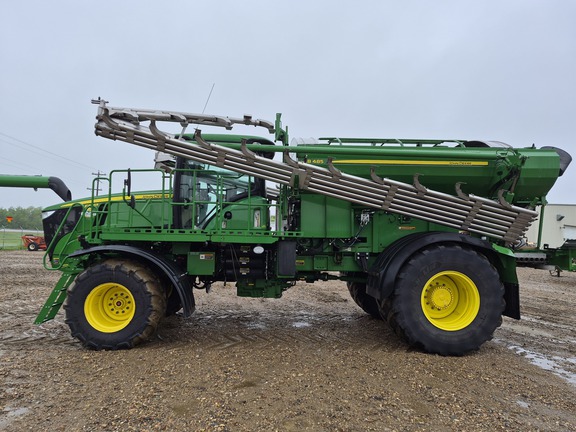 Used 2019 John Deere F4365 Self Propelled Applicators at Horizon Ag & Turf in St. Paul, AB - Photo1