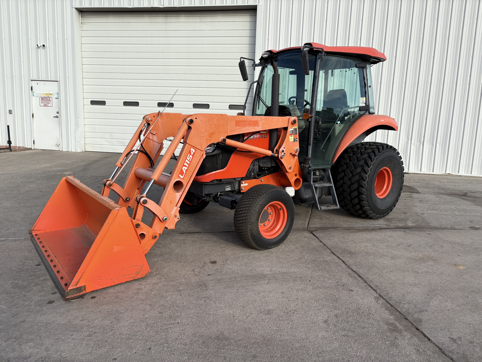 Kubota M7060 Image 1
